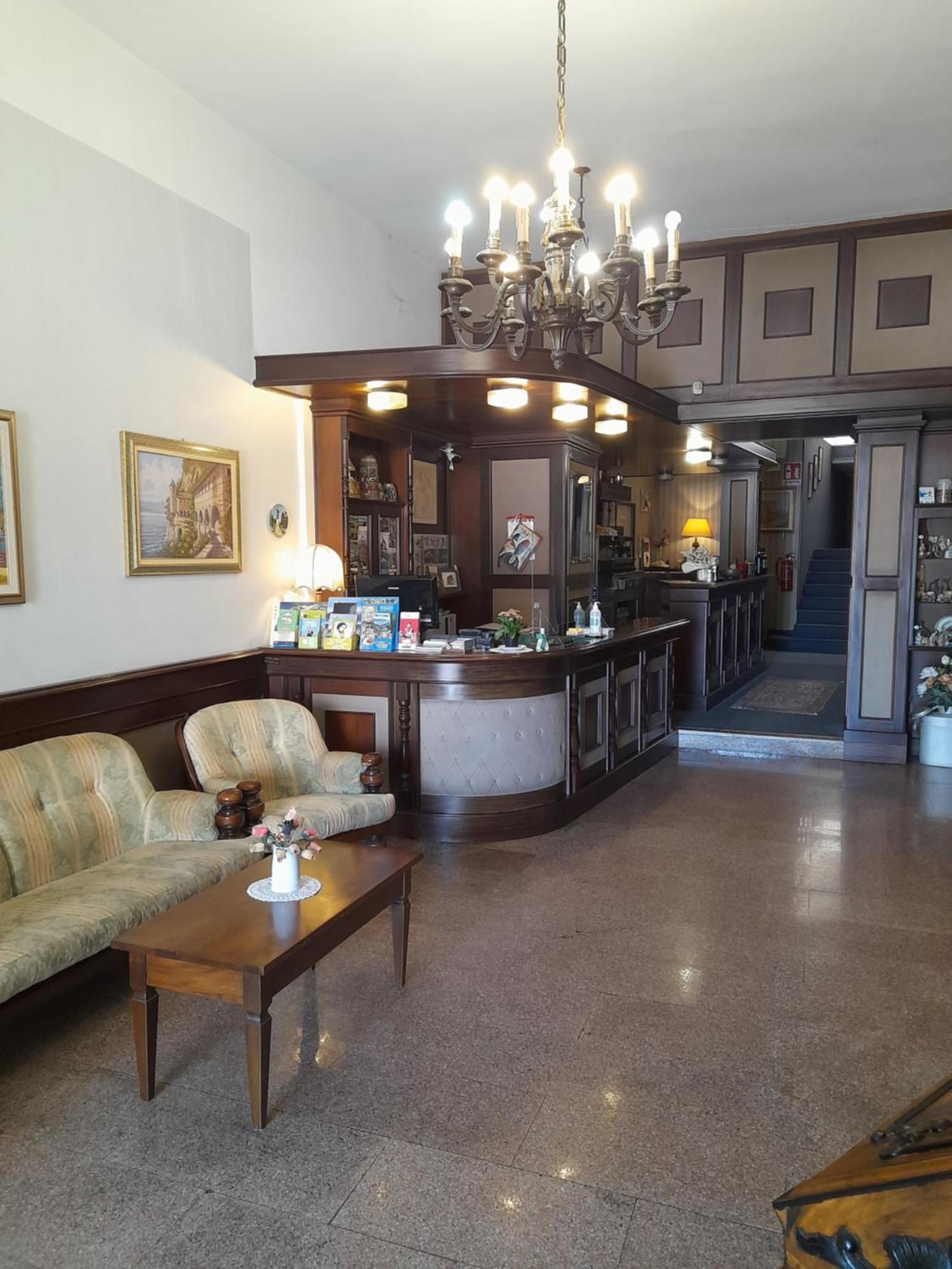 Hotel Florida Arona Bagian luar foto