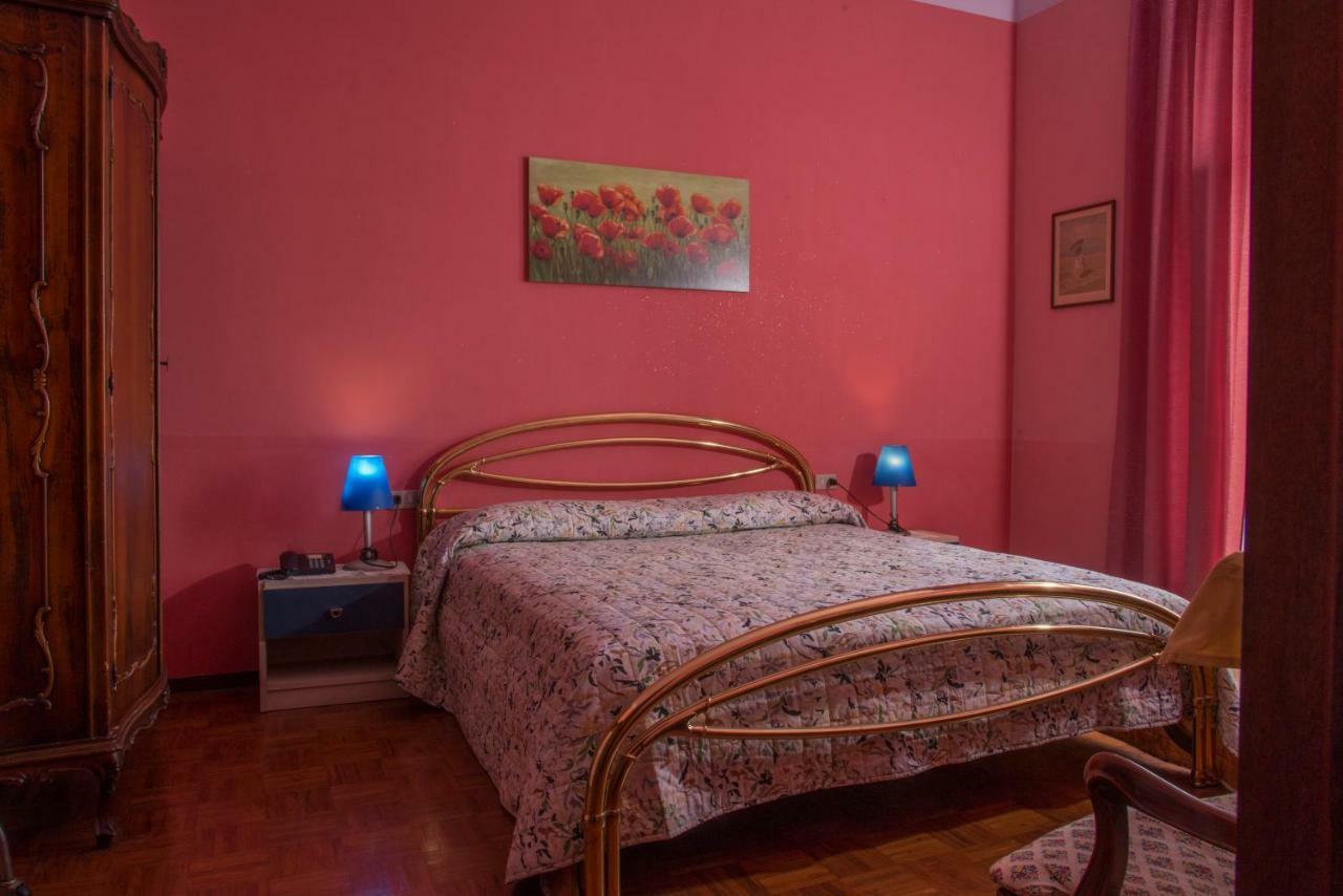 Hotel Florida Arona Bagian luar foto